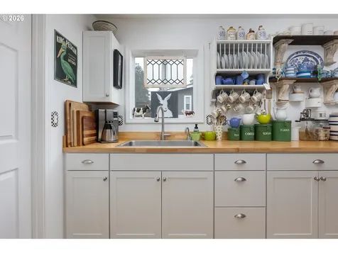 864 N Deerlane Loop Otis OR 97368