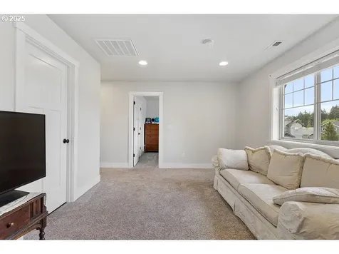 989 SE Pineview Court Estacada OR 97023