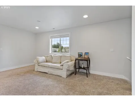 989 SE Pineview Court Estacada OR 97023