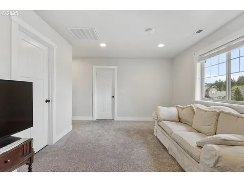 989 SE Pineview Court Estacada OR 97023
