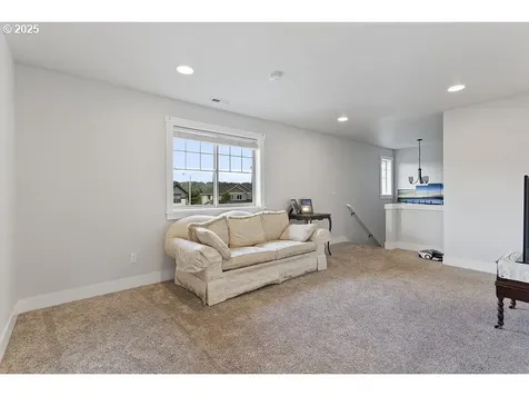 989 SE Pineview Court Estacada OR 97023