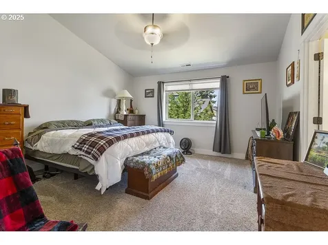 989 SE Pineview Court Estacada OR 97023