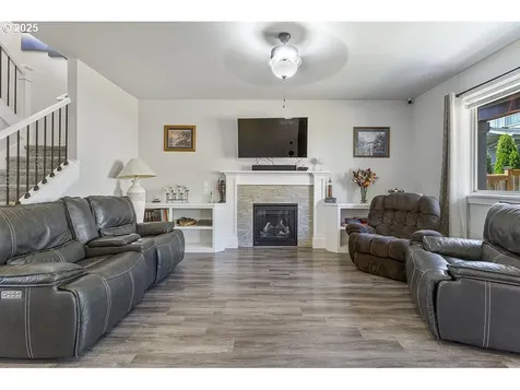 989 SE Pineview Court Estacada OR 97023