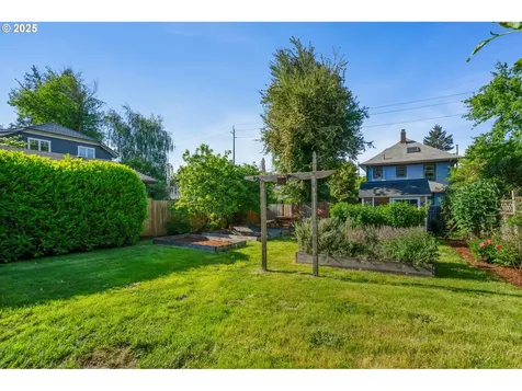 4029 SE Taylor Street Portland OR 97214