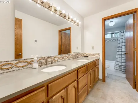 2614 SE 138th Avenue Vancouver WA 98683