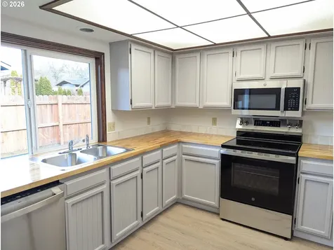 2008 NE 155th Street Vancouver WA 98686