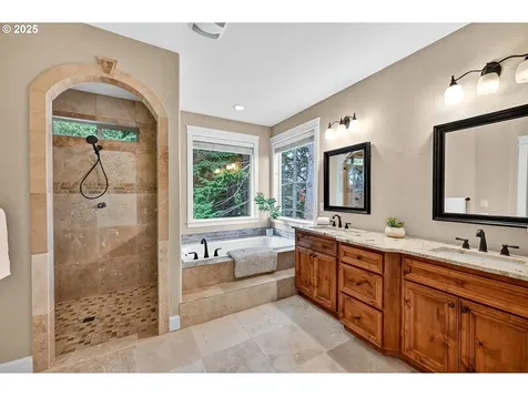 3306 NW 103rd Street Vancouver WA 98685