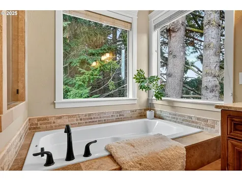 3306 NW 103rd Street Vancouver WA 98685