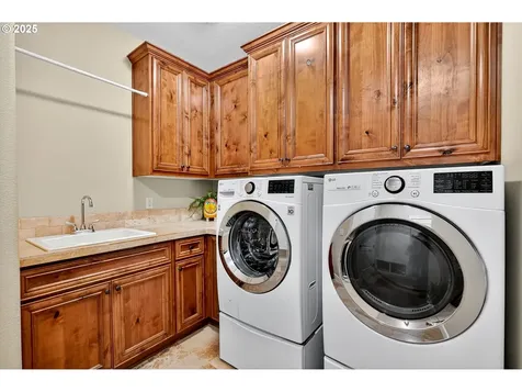 3306 NW 103rd Street Vancouver WA 98685