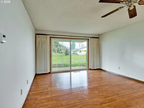 163 W Clackamas Circle Woodburn OR 97071