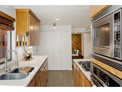 875 SE 25th Street Gresham OR 97080