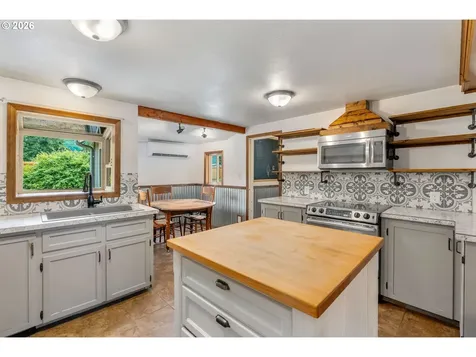 1812 Metzger Road Carson WA 98610