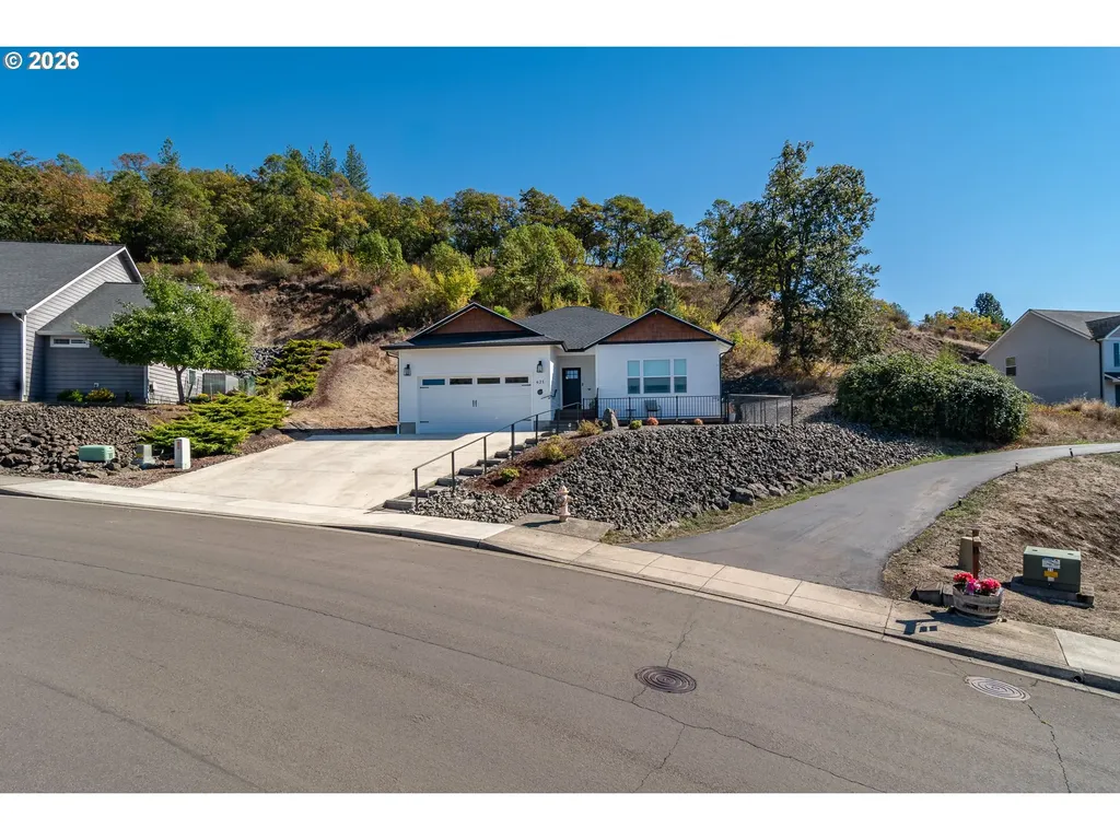 625 NE Cummins Street Roseburg OR 97470