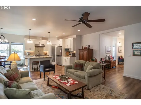 625 NE Cummins Street Roseburg OR 97470