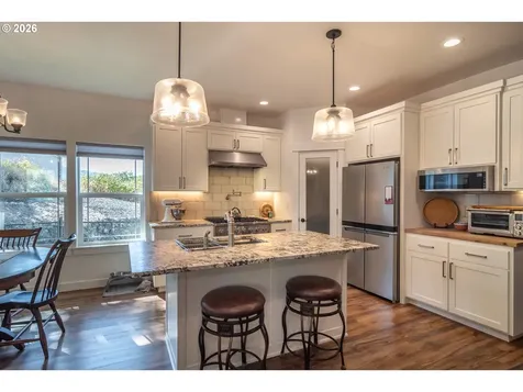 625 NE Cummins Street Roseburg OR 97470