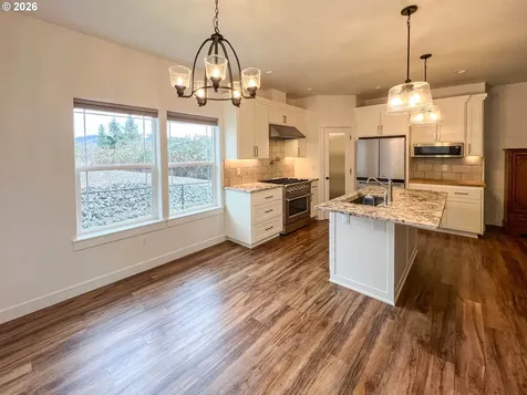 625 NE Cummins Street Roseburg OR 97470