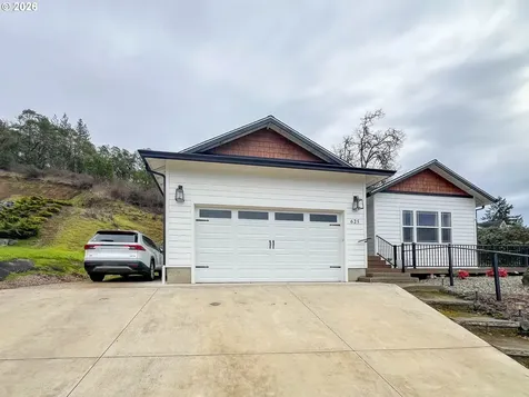 625 NE Cummins Street Roseburg OR 97470