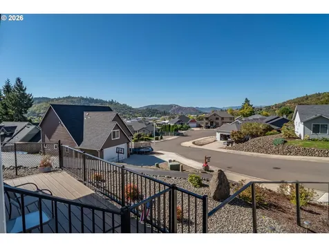 625 NE Cummins Street Roseburg OR 97470