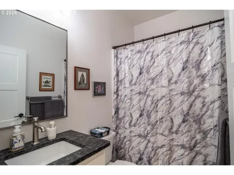 625 NE Cummins Street Roseburg OR 97470