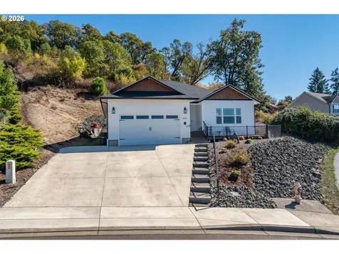 625 NE Cummins Street Roseburg OR 97470