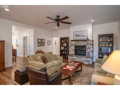 625 NE Cummins Street Roseburg OR 97470