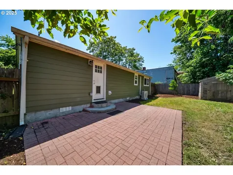4339 NE Alberta Street Portland OR 97218