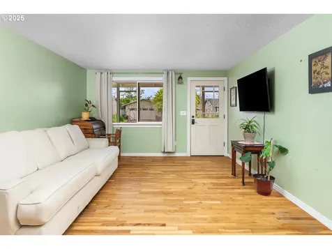 1870 Sallal Road Woodburn OR 97071