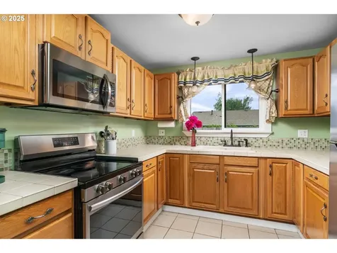 1870 Sallal Road Woodburn OR 97071