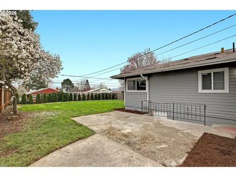 12001 NE Morris Street Portland OR 97220