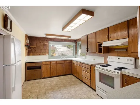 202 20th Street Springfield OR 97477