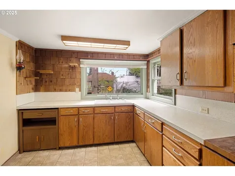 202 20th Street Springfield OR 97477