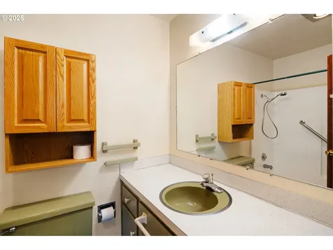 202 20th Street Springfield OR 97477