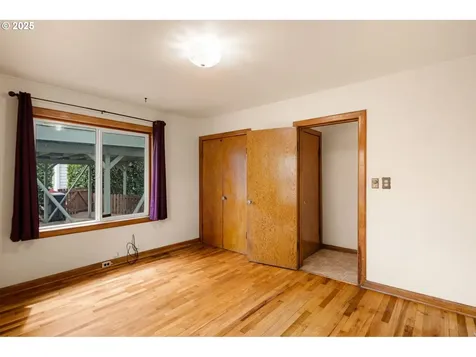 202 20th Street Springfield OR 97477