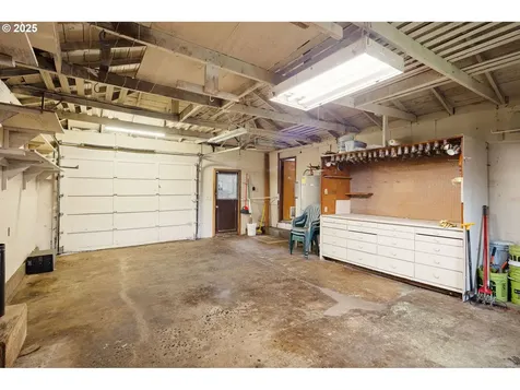 202 20th Street Springfield OR 97477