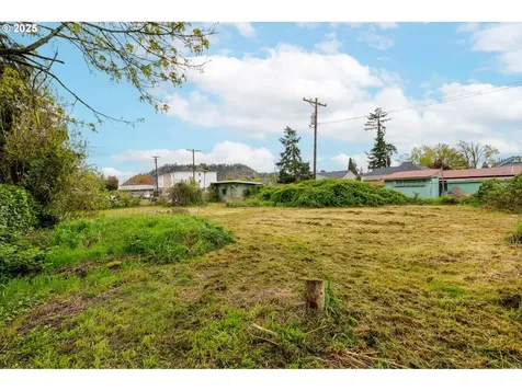 202 20th Street Springfield OR 97477