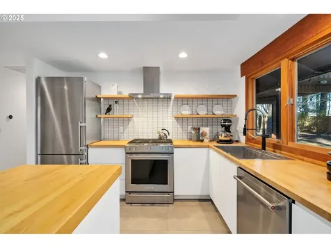5051 Tualata Lane Lake Oswego OR 97035
