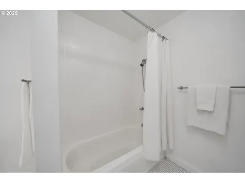 5051 Tualata Lane Lake Oswego OR 97035