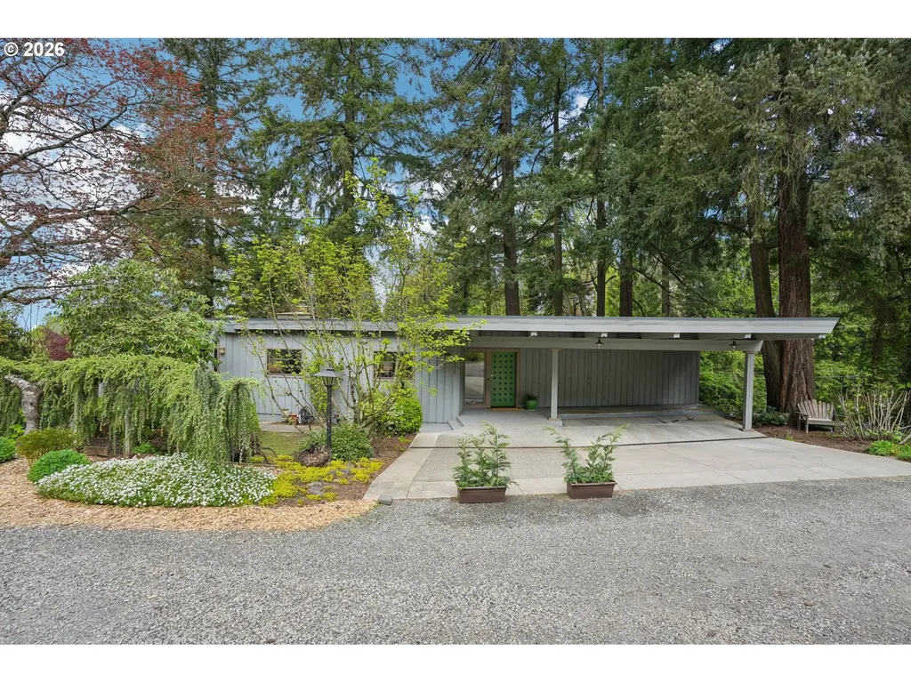 6639 SE Yamhill Court Portland OR 97215