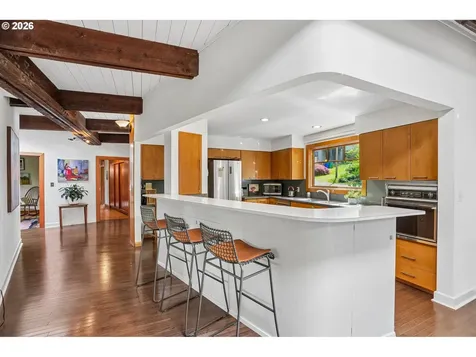 6639 SE Yamhill Court Portland OR 97215