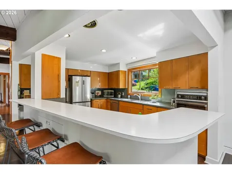 6639 SE Yamhill Court Portland OR 97215