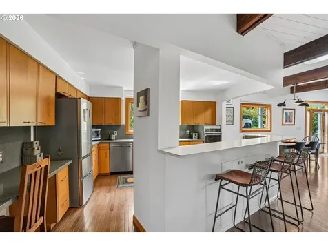 6639 SE Yamhill Court Portland OR 97215