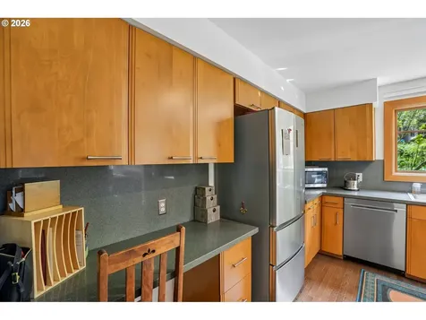6639 SE Yamhill Court Portland OR 97215