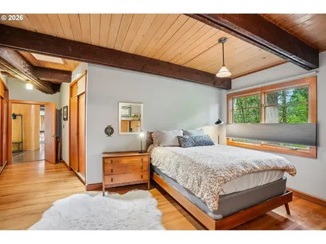 6639 SE Yamhill Court Portland OR 97215