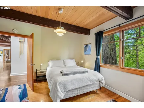 6639 SE Yamhill Court Portland OR 97215