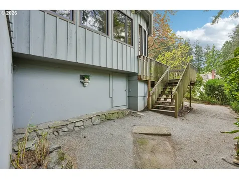 6639 SE Yamhill Court Portland OR 97215