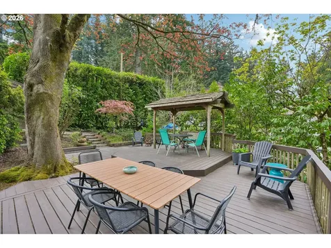 6639 SE Yamhill Court Portland OR 97215