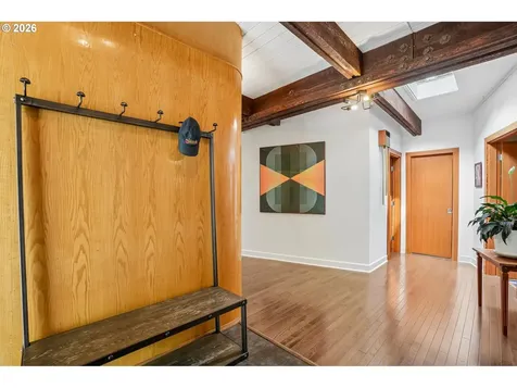 6639 SE Yamhill Court Portland OR 97215
