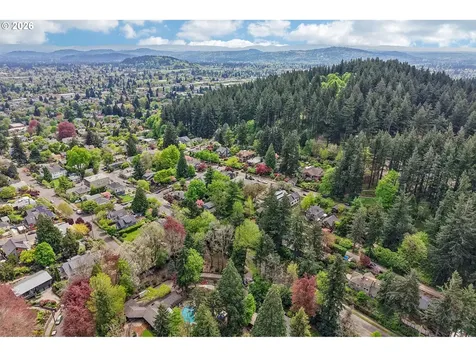 6639 SE Yamhill Court Portland OR 97215