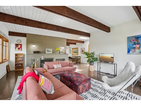 6639 SE Yamhill Court Portland OR 97215