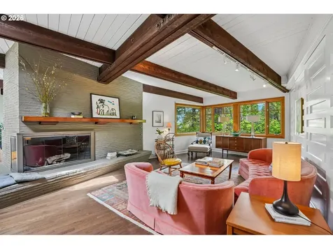 6639 SE Yamhill Court Portland OR 97215